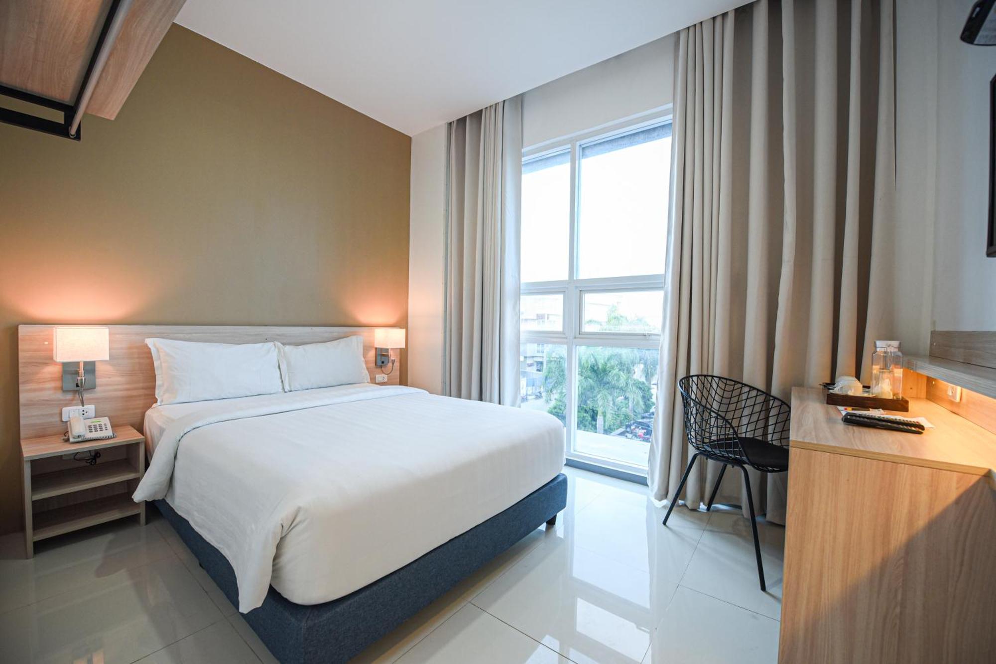 Figtree Hotel Iloilo Esterno foto