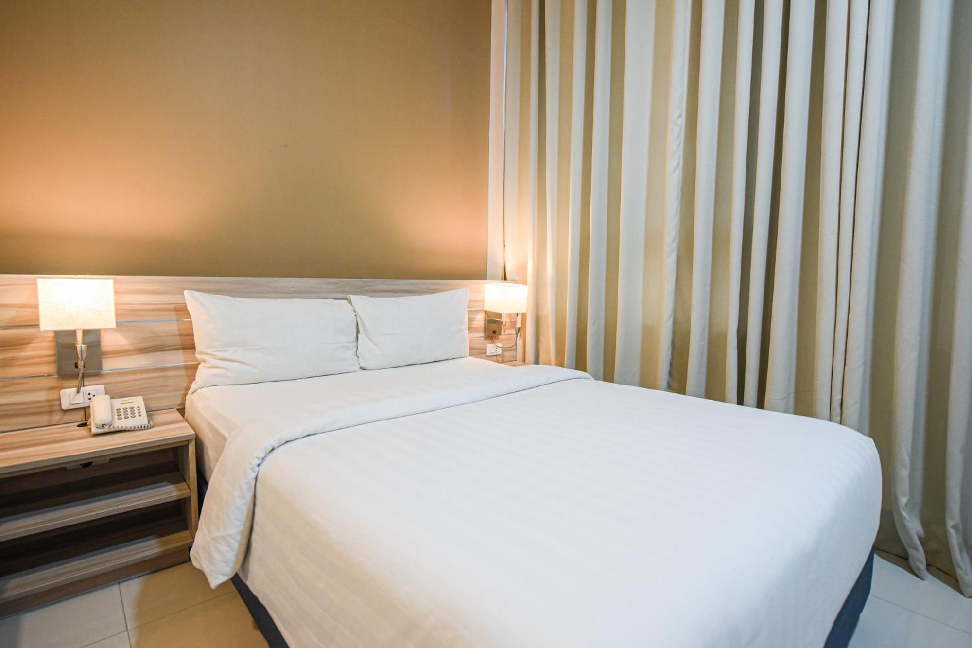 Figtree Hotel Iloilo Esterno foto